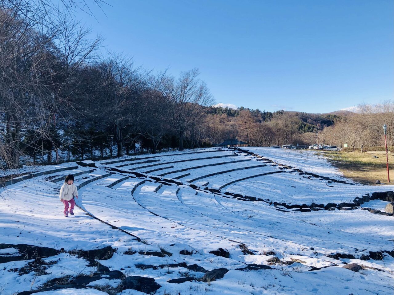 雪化粧した冬の景色